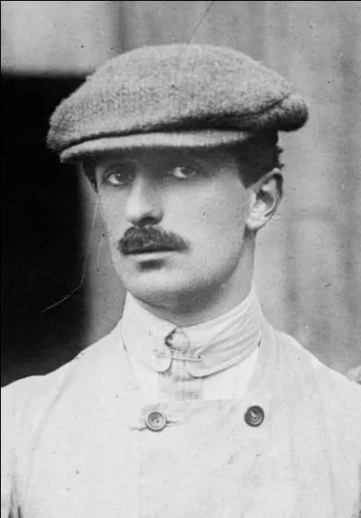 Né en 1880 à Belleville-sur-Saône, ce pionnier de l'aviation était aussi un constructeur d'avions et d'automobiles. Il est décédé en 1973 et s'appelle :