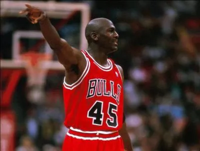 Quel est le nom du joueur présent sur la photo ci-dessous ?