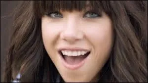 Où se déroule l'action du clip "Call Me Maybe" de Carly Rae Jepsen ?