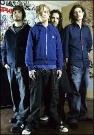 Où se déroule l'action du clip "Dernière danse" de Kyo ?