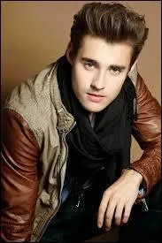 En mars 2015, Jorge Blanco sort avec...