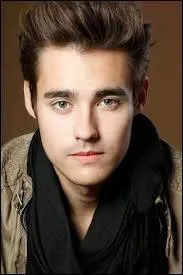 Comment s'appelle León ?