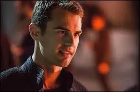 Qui est l'acteur qui interprète Quatre ?