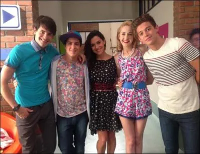 Quel cadeau fait Federico à Ludmila ?