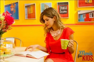 Contre qui Angie est-elle fâchée car cette personne n'est pas venue au rendez-vous ?