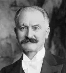 Né en 1871 à Mercy-le-Haut en Moselle, il fut plusieurs fois ministre, président du Sénat et président de la République. Il décéda en 1950. Son nom est :