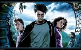 Quel âge a Harry Potter quand il vit avec les Dursley ?