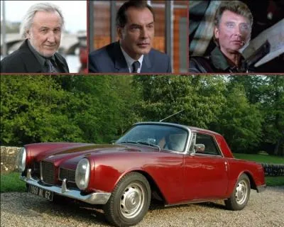 Elégant, snob maître de lui en toutes occasions, c'est à bord de ce cabriolet français des années 50, qu'il sillonne les routes pour ses investigations...