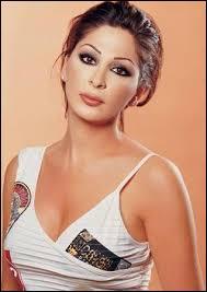 Chanteuse libanaise née le 27 octobre 1972 à Dir el Ahmar....