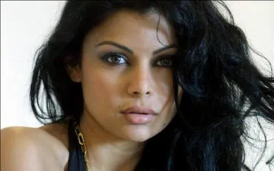 Chanteuse libanaise née le 10 mars 1976 à Beyrouth...