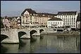 Ce pont de 192 m sur 6 arches traverse le Rhin à Bâle depuis 1226, c'est le plus ancien point de passage sur le Rhin encore existant entre le lac de Constance et la mer du Nord. Comment se nomme-t-il ?