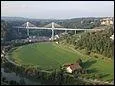 Ce pont haubané en acier/béton a une longueur de 851 m, il a été construit sur la Sarine en 2014 à Fribourg. Comment se nomme-t-il ?