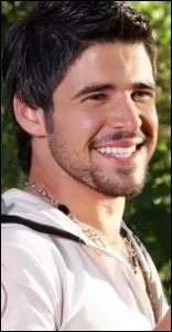 Chanteur libanais né le 26 avril 1985 et frère d'une célèbre chanteuse libanaise...