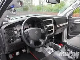 Quelle transmission le Ram SRT-10 utilise-t-il ?