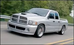 Combien chevaux-vapeur fonctionnent pour le Ram SRT-10 ?