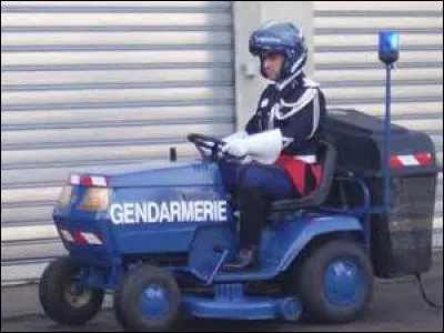 Est-ce qu'il y a une gendarmerie ?
