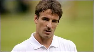 Cet Espagnol pratique le :