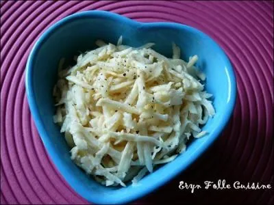 Dites-moi donc avec quelle sauce sont préparés ces céleris, sachant qu'on a rajouté à la mayonnaise échalotes, câpres, cornichons, estragon et cerfeuil :