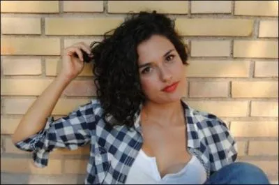 Qui est l'assistante de Ludmila ?