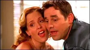 De quelle couleur est le pyjama d'Alex dans la chanson "Il faut pas le dire" ? Il est :