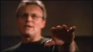 Qui finit la chanson "La Pierre du chemin" avec Giles ?