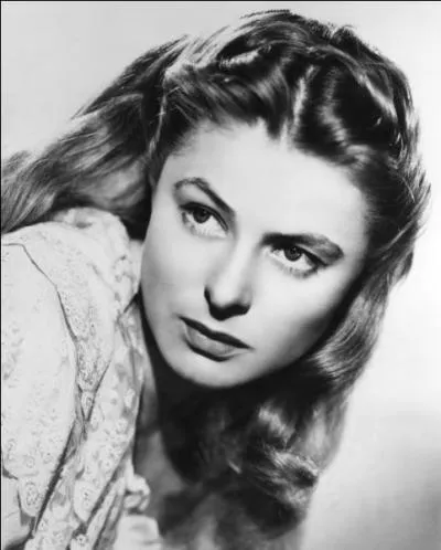 Dans quel film Ingrid Bergman interprète-t-elle le rôle de Ilsa Laszlo ?