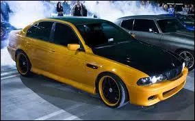 Quels sont la marque et le modèle de cette voiture ?