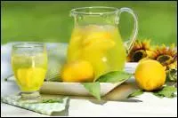Comment cette boisson s'appelle-t-elle ? Elle est composée d'eau, de sucre et de citrons.