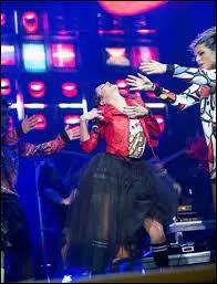 Pour quel besoin de son album l'a-t-elle rencontré ?