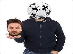 Ce « supporter » de l'équipe de foot trucmuche est totalement investi. Ne trouvez-vous pas ?