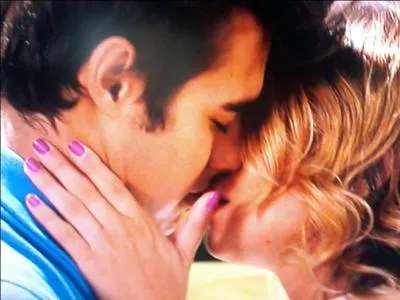 Leon a-t-il pardonné ce qu'elle a fait à Violetta ?