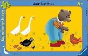 A qui le papa de Petit Ours brun donne-t-il à manger ?