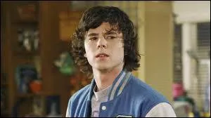 Comment s'appelle l'aîné ?