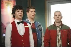 Qui est le meilleur ami du grand frère de Brick ?