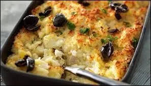 Quel est ce plat portugais composé de morue, de purée, d'oignons, et de mayonnaise (principaux ingrédients) ?