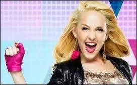 Au tout début de cette saison, avec qui sortait Ludmila ?