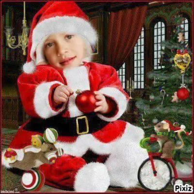 Qui est cet adorable petit papa Noël ?