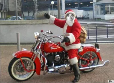 Qui s'est transformé en père Noël motard ?