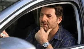 Comment s'appelle ce présentateur de "Top Gear France" ?