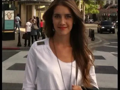 Qui est la tante de Violetta ?