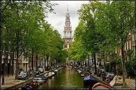 En 2015, quel régime politique est celui des Pays-Bas ?