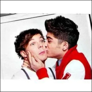 Avec qui Louis est-il en couple ?