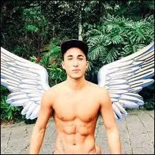 Il sortait avec Nathalie ; quel est le nom de ce garçon ?