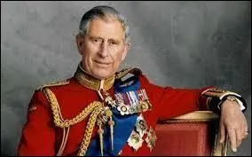 Il est né en 1948, fut marié deux fois.