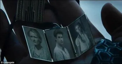 Comment le père de Katniss est-il mort ?