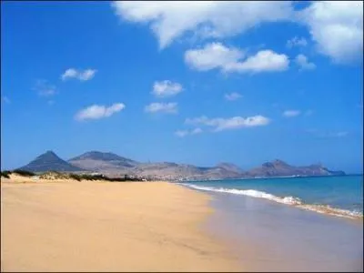 Quelle &icirc;le est la plus peupl&eacute;e ?