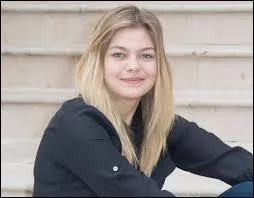 Quel transport en commun l'interprète de la chanson a-t-elle emprunté ?