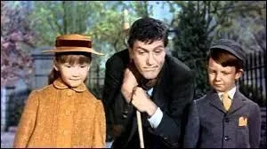 "Dans vos mains, je trouve chaque fois mon étoile d'or. Un baiser aussi, c'est de la chance encore. Dans l'escalier de la vie qu'est bien grand, les marches les plus basses sont pour le pauvre ramoneur..."