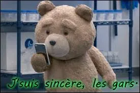 Tout le monde connaît certaines répliques cultes du film "Ted". Par exemple, lorsque Ted est à un entretien d'embauche, il n'hésite pas à dire qu'il a une haleine ... à la chatte de la femme de son employeur.