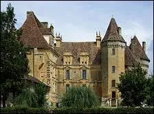 Pour voir ce château, rendez-vous à Lanquais. Commune Périgourdine, elle se situe en région ...
